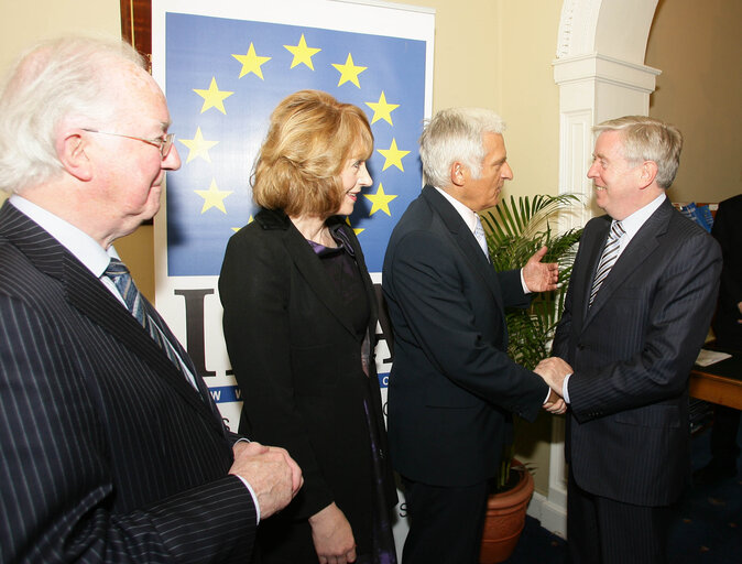 Fotografija 19: EP President on a visit to Ireland, visited the  Institute of European Affairs in Dublin.