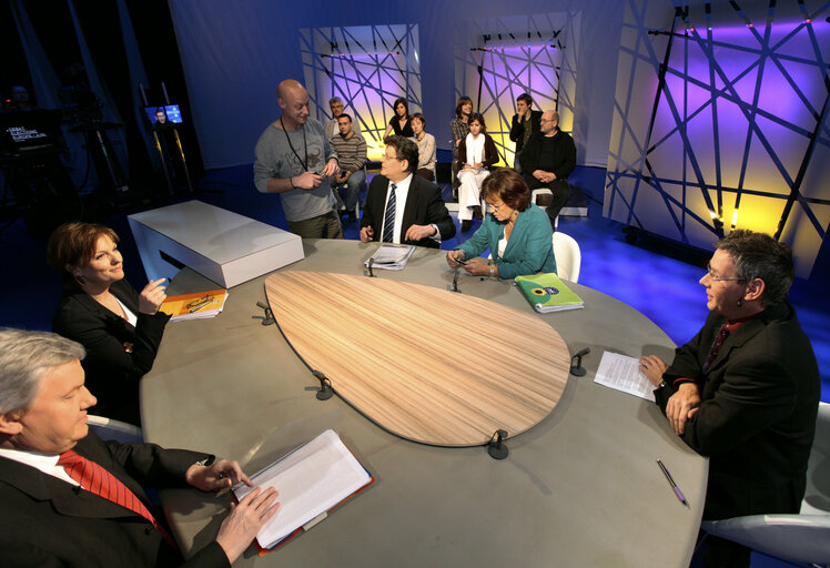 Photo 8: Debate at the EP's television studio.