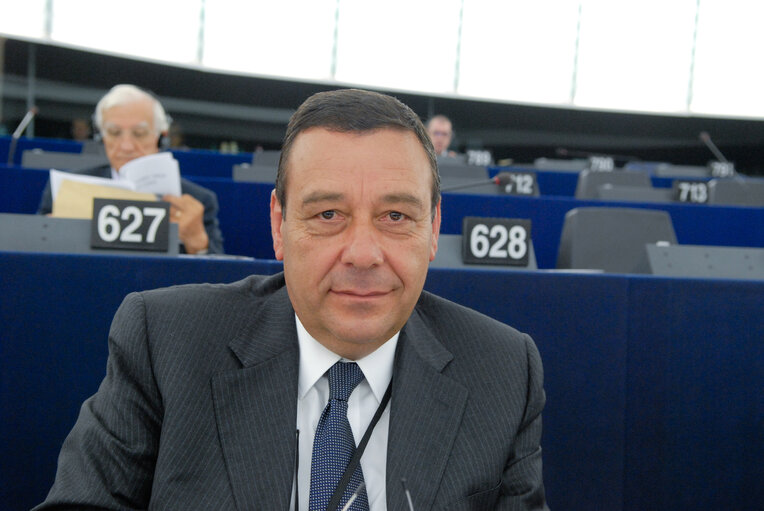 Fotó 15: Guido MILANA in plenary session in Strasbourg.