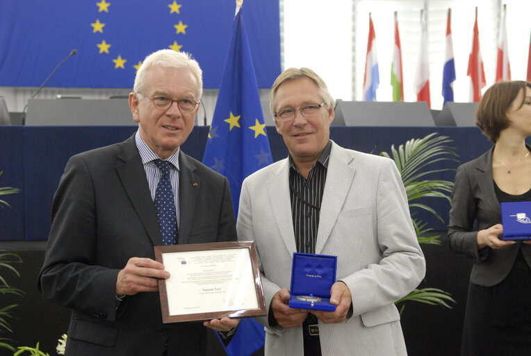 Medal presentation ceremony to former MEPs