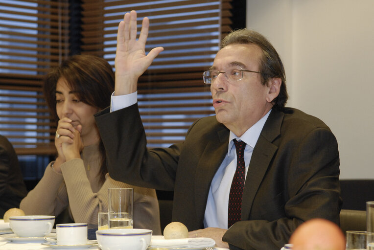 Foto 7: EP President has breakfast with the Mayor of Strasbourg.