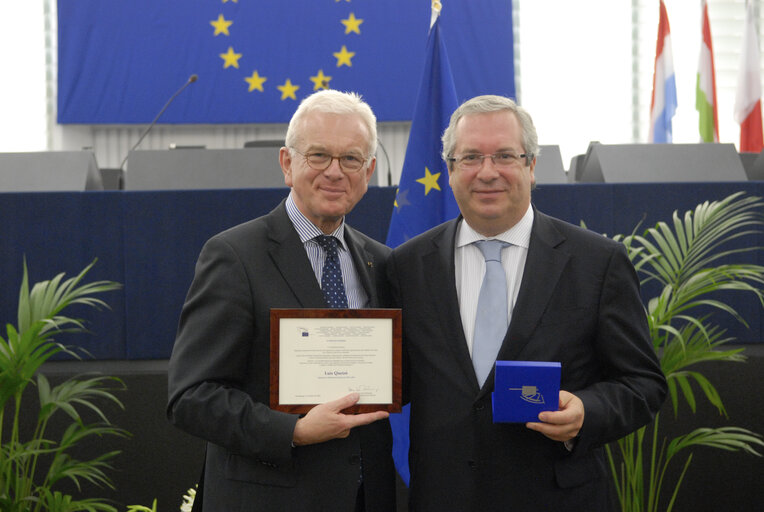 Medal presentation ceremony to former MEPs