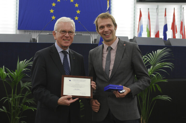 Medal presentation ceremony to former MEPs