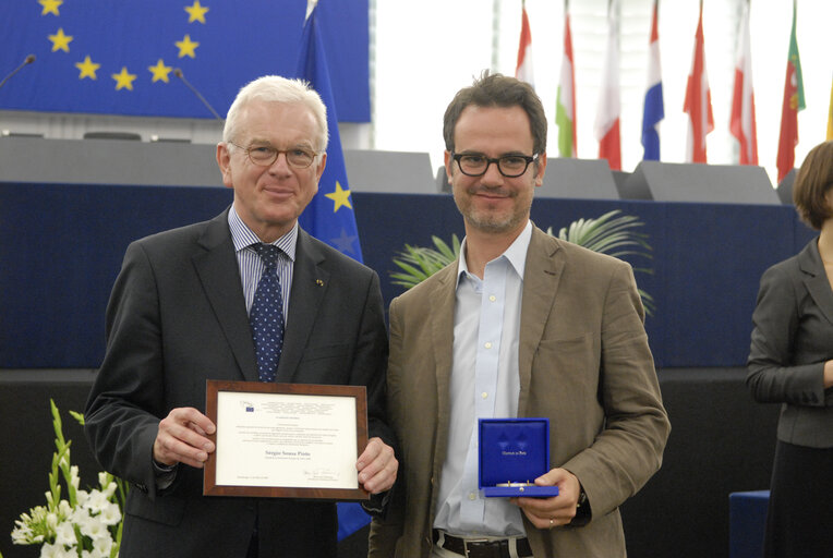 Fotografija 4: Medal presentation ceremony to former MEPs