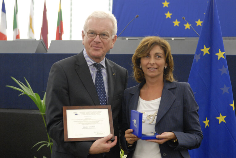 Medal presentation ceremony to former MEPs