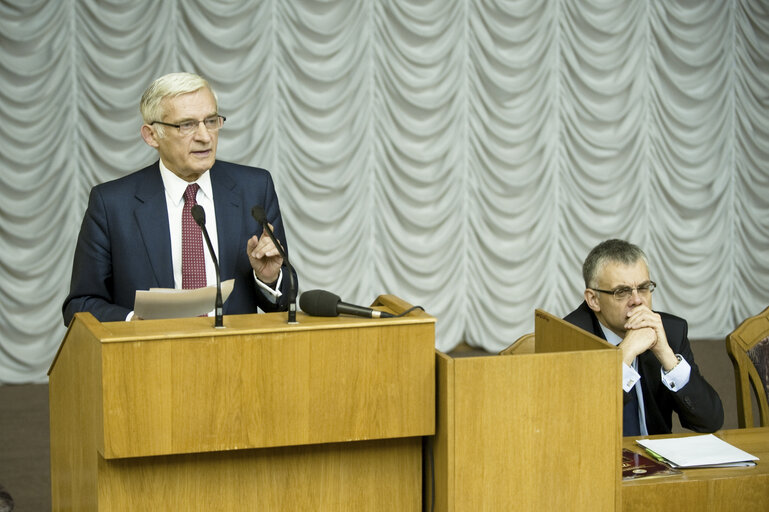 Foto 4: Official visit of the EP President to Kiev, Ukraine. Debate with students of International Relations of the Taras Shevchenko University.