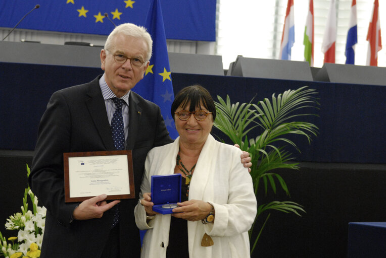 Fotografija 12: Medal presentation ceremony to former MEPs