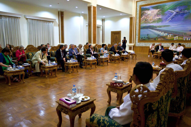 Снимка 1: Nay Pyi Taw- Myanmar, 28 February 2012.  REUNION OF THE MEMBERS FROM THE EUROPEAN PARLIAMENT WITH CHAIRMAN OF USDP