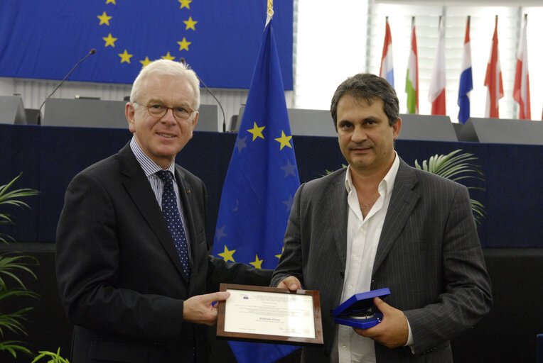 Medal presentation ceremony to former MEPs