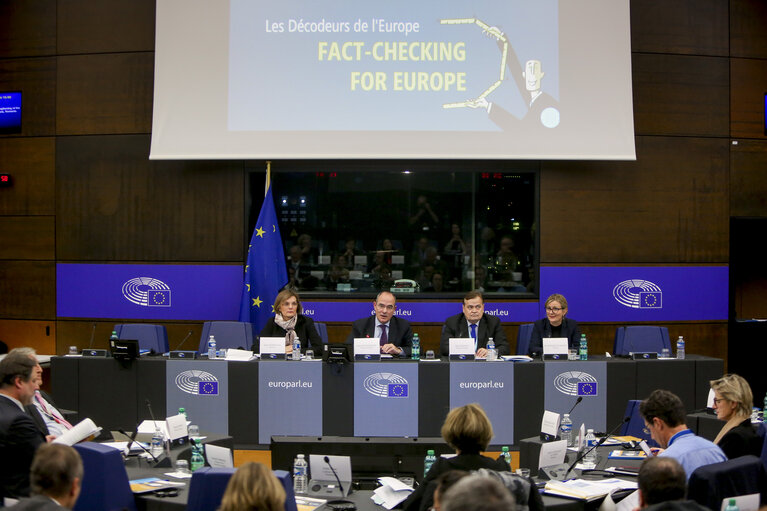 Fotogrāfija 11: Antonio TAJANI - EP President meets with the Heads of EPIO's and Commission representation offices in the EU member countries