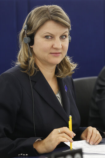 Снимка 4: Plenary Session Week 19           Meps in Strasbourg Hemicycle