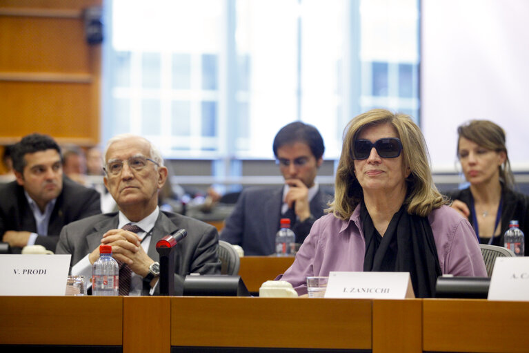 Foto 6: Meeting with RAI President