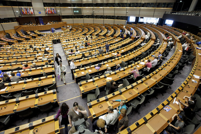 Fotografia 7: Debate European Parliament and Volunteering