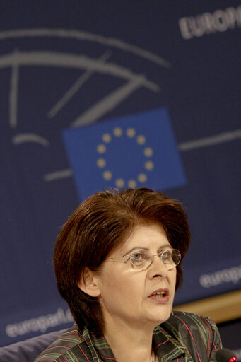 Foto 5: ''Food information to consumers'' Press Conference by Renate SOMMER