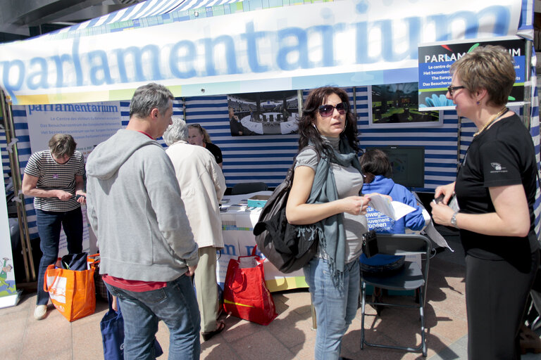 Fotografi 8: Open Day: Stand Visitors - Visitors Center