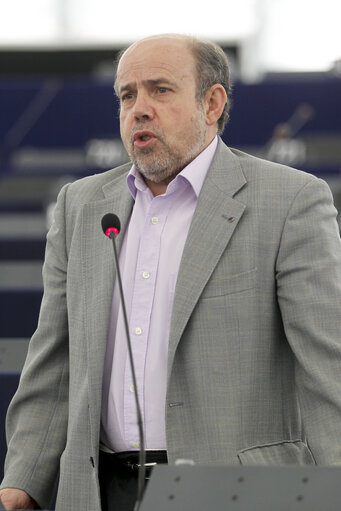 Снимка 18: Plenary Session Week 19           Meps in Strasbourg Hemicycle