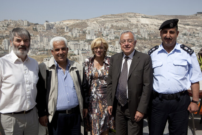 Foto 8: EP members pay a visit to the Qalandia checkpoint near the West Bank city of Ramallah and at the Palestinian Authority's Prime Minister Office