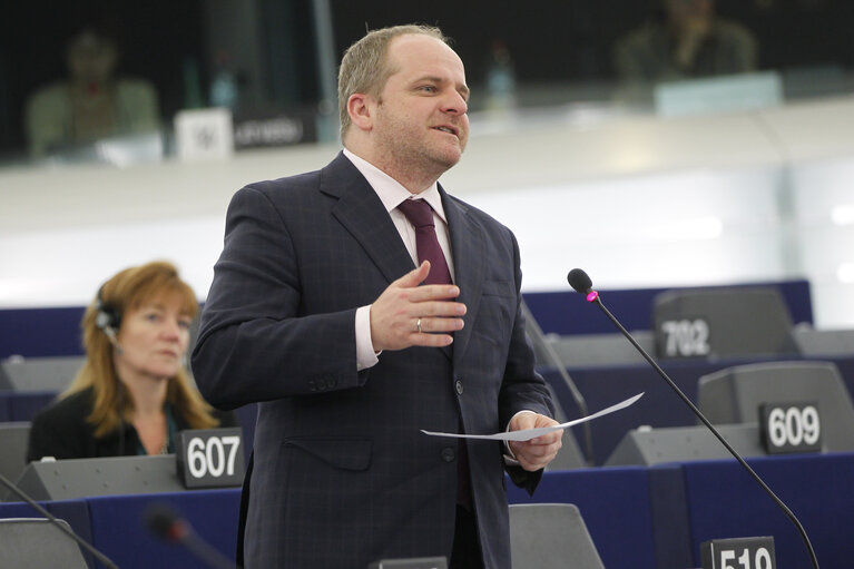 Fotografie 35: Plenary Session Week 19           Meps in Strasbourg Hemicycle