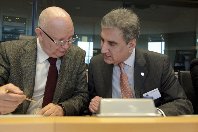 Billede 16: Exchange of views with Pakistan Foreign Minister QURESHI