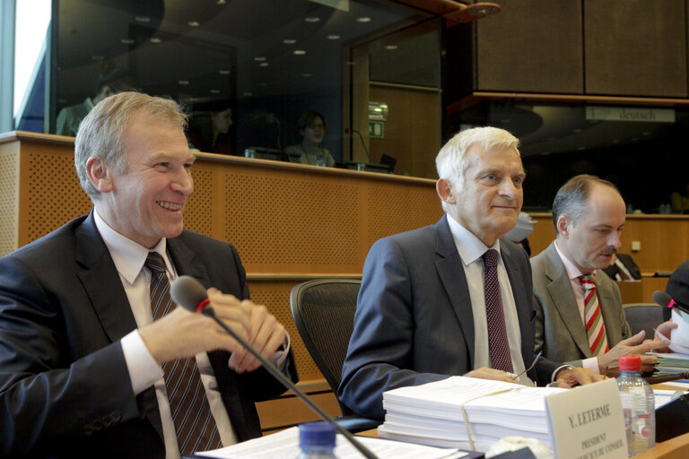 Foto 5: Official opening of the Conciliation Committee for the 2011 Budget