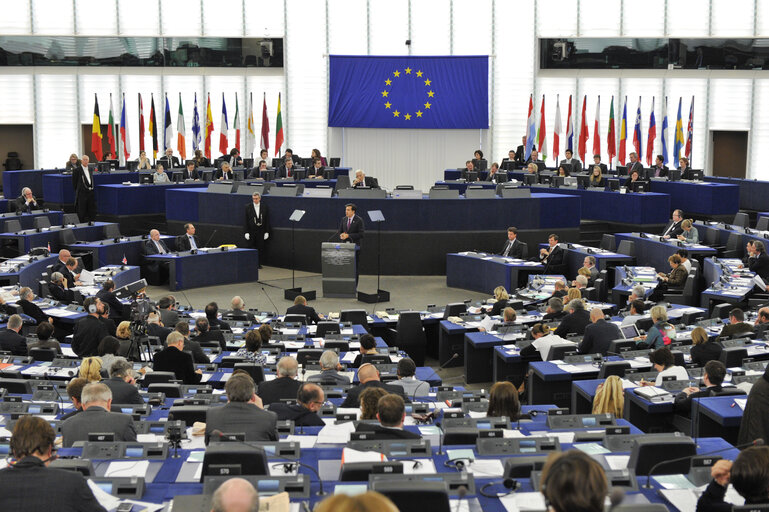 Fotogrāfija 5: Mikheil Saakashvili, President of Georgia, adresses a formal sitting of the European Parliament in Strasbourg