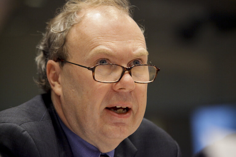 Global Governance 2025 : At a critical juncture