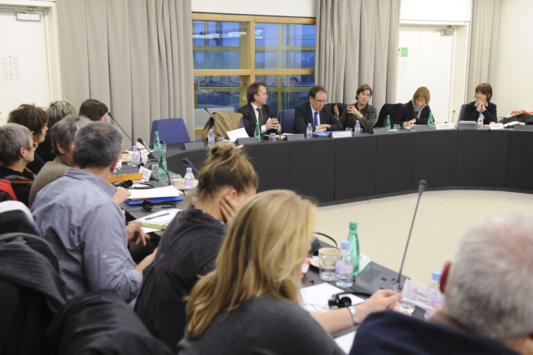 Zdjęcie 2: MEP Alain Cadec takes part in a meeting in Strasbourg