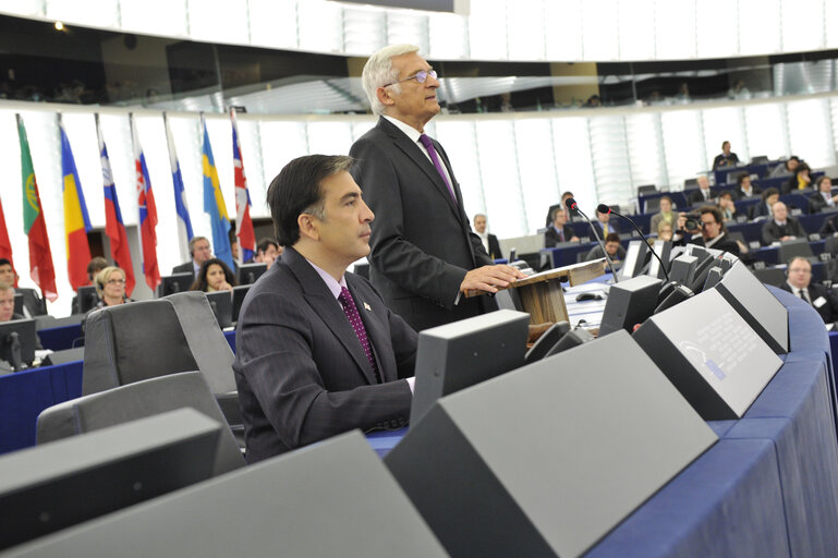 Fotogrāfija 19: Mikheil Saakashvili, President of Georgia, adresses a formal sitting of the European Parliament in Strasbourg