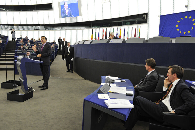 Zdjęcie 1: Mikheil Saakashvili, President of Georgia, adresses a formal sitting of the European Parliament in Strasbourg