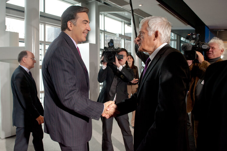 Zdjęcie 41: Welcomes Mikheil SAAKASHVILI, President of Georgia - Protocol entrance by EP President, Jerzy BUZEK