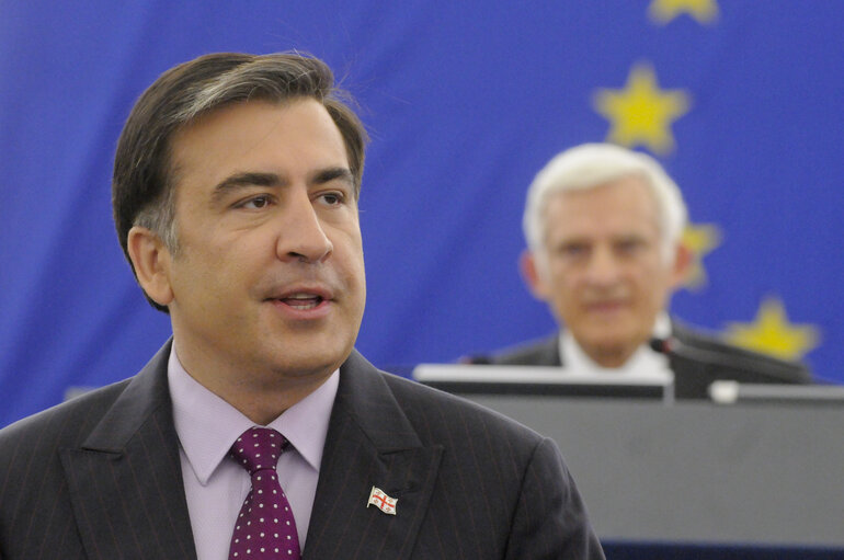 Valokuva 42: Mikheil Saakashvili, President of Georgia, adresses a formal sitting of the European Parliament in Strasbourg