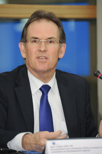 Zdjęcie 12: MEP Alain Cadec takes part in a meeting in Strasbourg