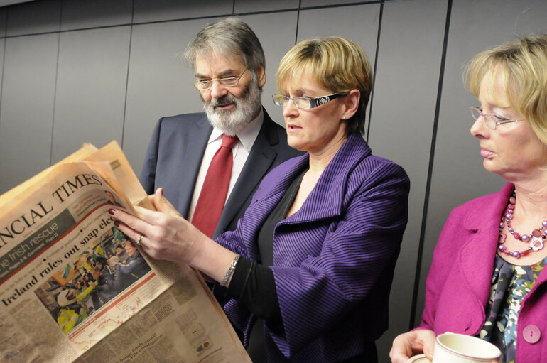 Fotografia 10: European Commissioner Olli Rehn has a meeting with the Head Irish Labour Delegation