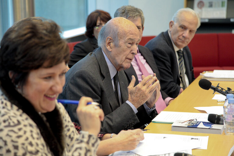 Fotografie 7: Presentation of a book about the Lisbon Treaty .