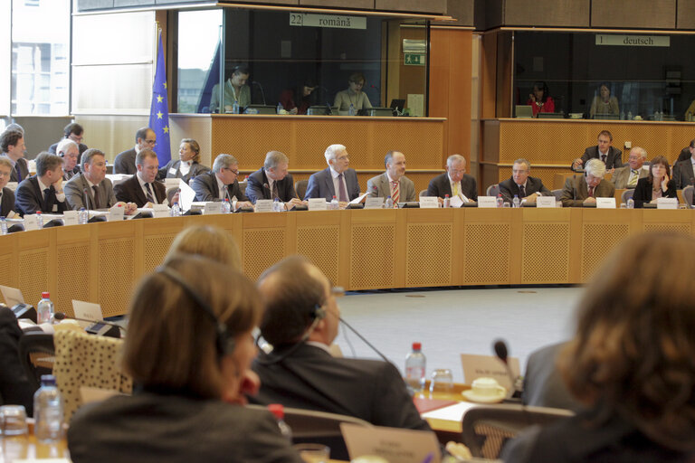 Foto 2: Official opening of the Conciliation Committee for the 2011 Budget