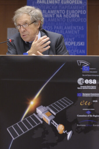 Foto 4: Conference on a new space policy for Europe