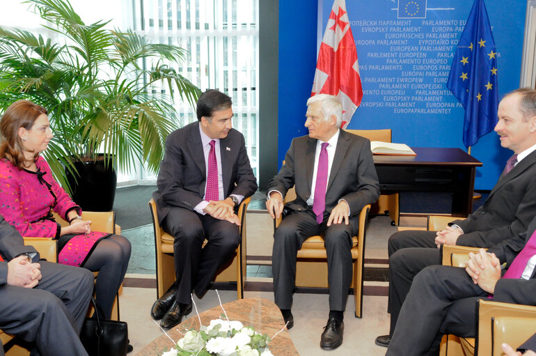 Fotografie 1: Bilateral meeting with Mikheil SAAKASHVILI, President of Georgia  and EP President, Jerzy Buzek  - Protocol Room