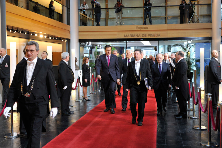 Zdjęcie 50: Welcomes Mikheil SAAKASHVILI, President of Georgia - Protocol entrance by EP President, Jerzy BUZEK