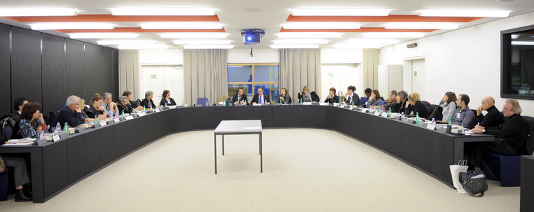 Zdjęcie 3: MEP Alain Cadec takes part in a meeting in Strasbourg