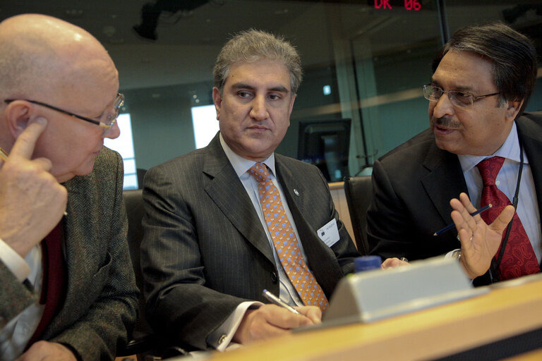 Billede 13: Exchange of views with Pakistan Foreign Minister QURESHI