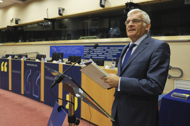 Zdjęcie 30: The European Parliament Journalism Prize 2010 is awarded to Polish, Hungarian and British journalists during a ceremony in Brussels