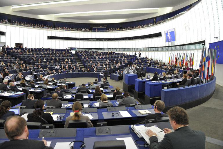 Zdjęcie 10: Mikheil Saakashvili, President of Georgia, adresses a formal sitting of the European Parliament in Strasbourg