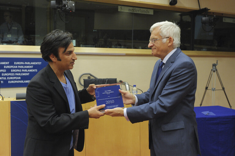 Zdjęcie 5: The European Parliament Journalism Prize 2010 is awarded to Polish, Hungarian and British journalists during a ceremony in Brussels