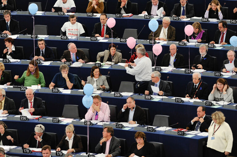 Chairing the plenary session: Signing ceremony Framework Agreement on relations between the EP and the EC