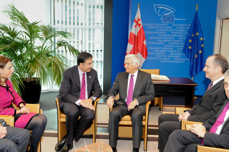 Fotografie 3: Bilateral meeting with Mikheil SAAKASHVILI, President of Georgia  and EP President, Jerzy Buzek  - Protocol Room