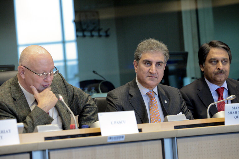 Billede 10: Exchange of views with Pakistan Foreign Minister QURESHI