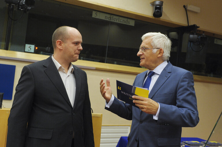 Zdjęcie 22: The European Parliament Journalism Prize 2010 is awarded to Polish, Hungarian and British journalists during a ceremony in Brussels