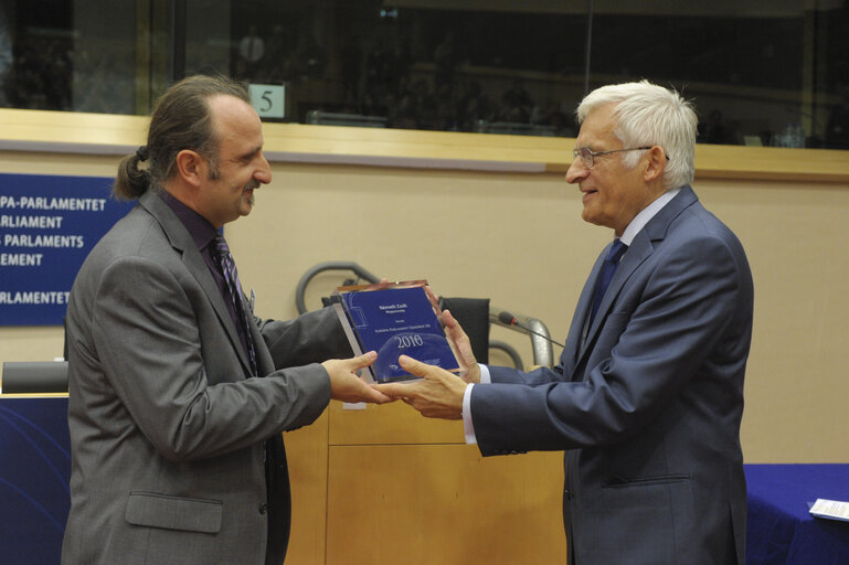 Zdjęcie 12: The European Parliament Journalism Prize 2010 is awarded to Polish, Hungarian and British journalists during a ceremony in Brussels