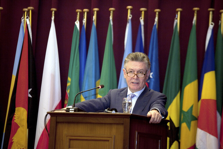 Φωτογραφία 19: Karel De Gutch, Member of the Comission with special responsibility for International Trade is talking the 20th ACP-EU Joint Parliamentary Assembly in Kinshasa on December 4, 2010 . AFP PHOTO / GWENN DUBOURTHOUMIEU