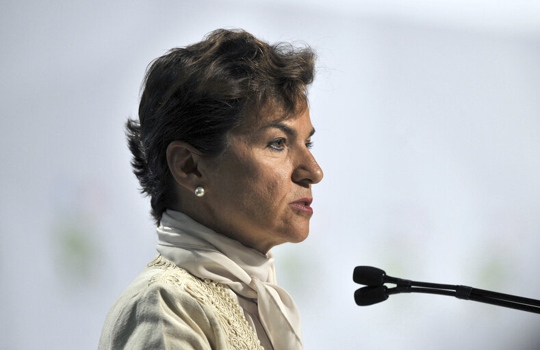 Zdjęcie 19: The Executive Secretary of United Nations Framework Convention on Climate Change( UNFCCC), Christiana Figuere the libere speech during  opening ceremony the COP16 United Nations Climate Change Conference on November 29, 2010 in Cancun, Mexico. Representatives from 194 countries are to meet in this Mexican resort city  from November 29 to December 10., Mexico on November 27, 2010. AFP PHOTO/Hector GUERRERO